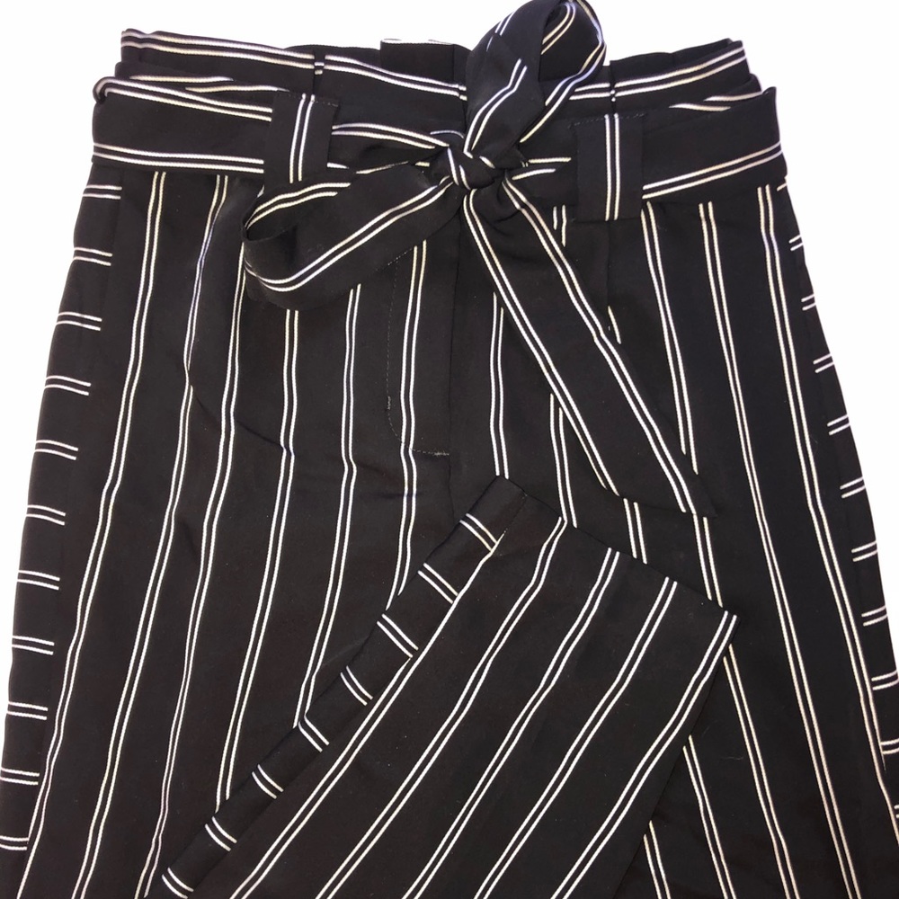 Express striped ankle high rise Capri pants 00S